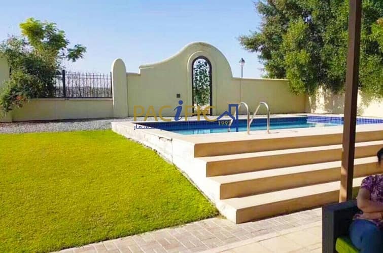 3 Villa with Large Gaden & Outdoor sitting area