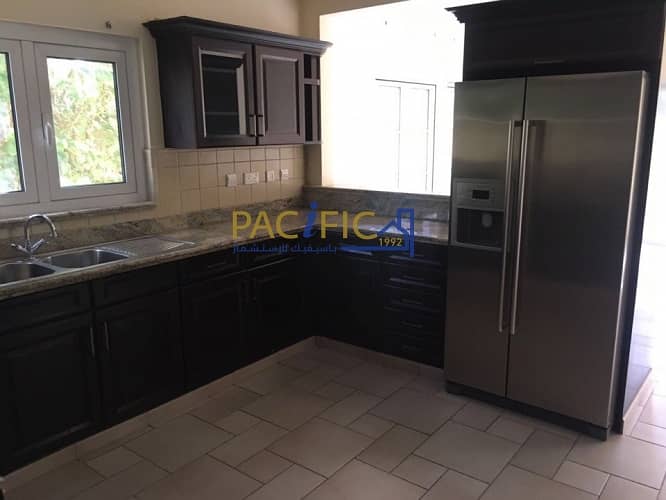 15 Villa with Large Gaden & Outdoor sitting area