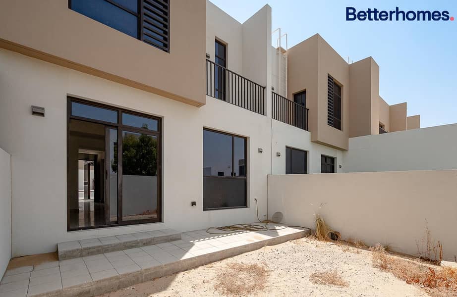 Leasehold 2BR townhouse | Single row | No Service charges Leasehold 2BR townhouse | Single row | No Service charges