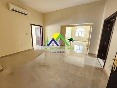 Spacious 3 bedroom| Big Hall | Bathtub