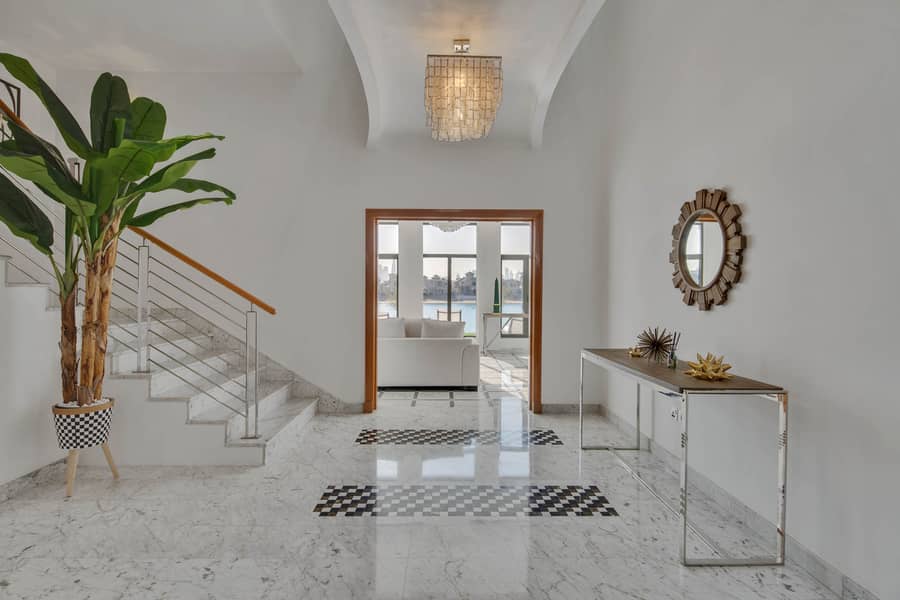 Maison Privee - Fully Upgraded Luxury 5BR Villa w/Dramatic Vw Private Beach, Pool - Image 7