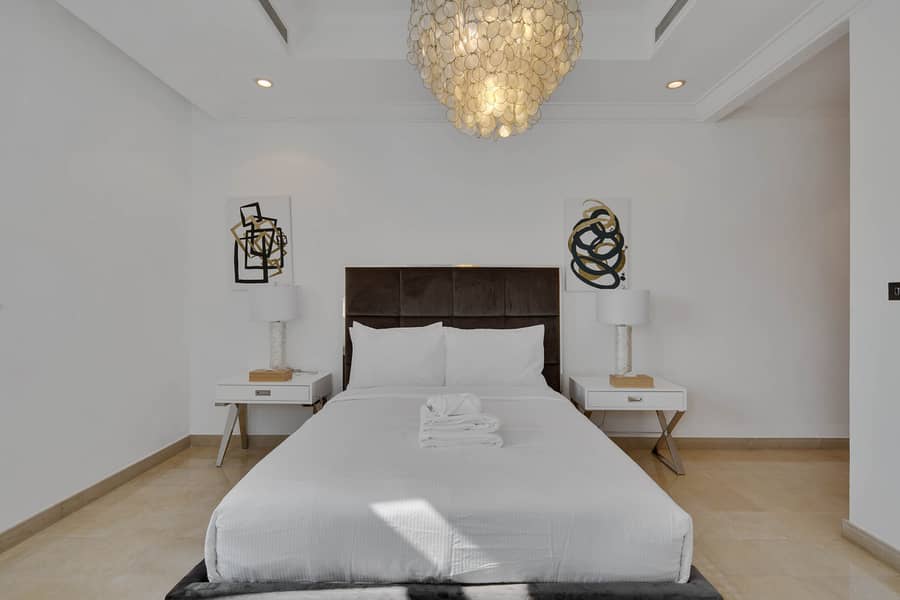 Maison Privee - Fully Upgraded Luxury 5BR Villa w/Dramatic Vw Private Beach, Pool - Image 21