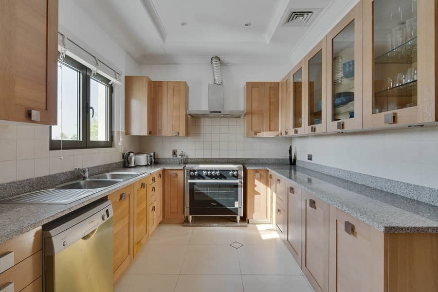 Maison Privee - Fully Upgraded Luxury 5BR Villa w/Dramatic Vw Private Beach, Pool - Image 26