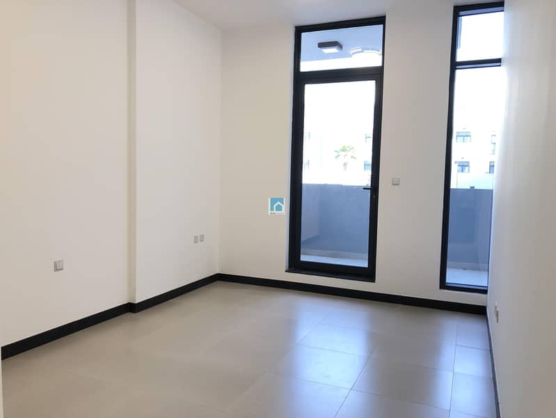 8 Pool view | brand new | close to park