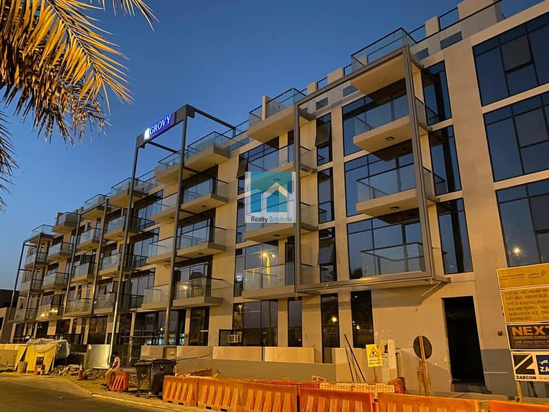 10 Pool view | brand new | close to park
