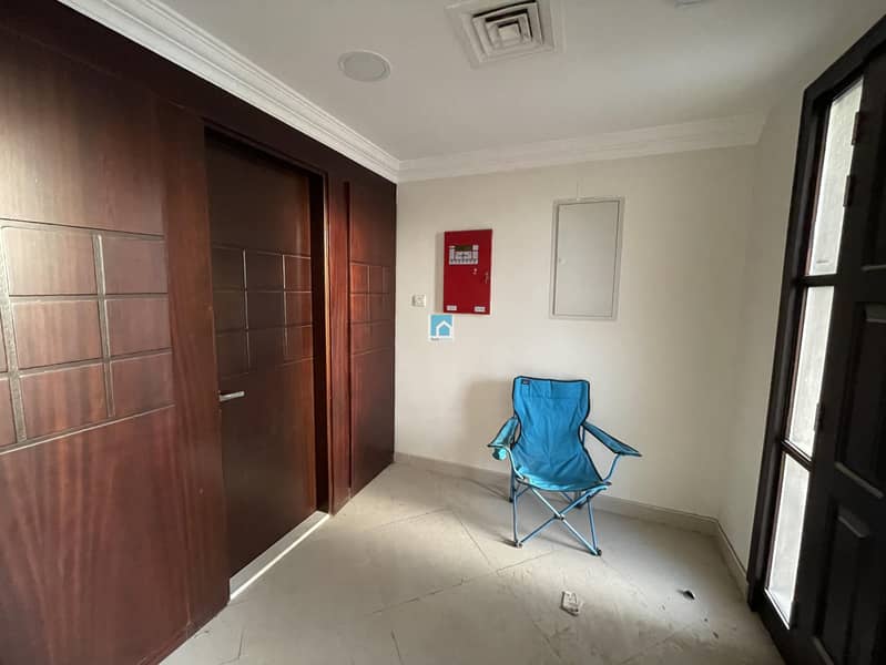 8 Spacious Living