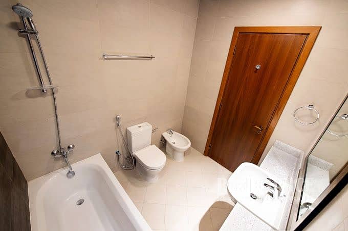 12 AWR Properties Bayt Al Safa Apt. 1107 Bath Room . jpg