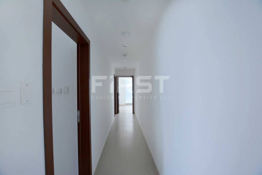 13 Internal Photo of 3 Bedroom Apartment in The Gate Tower Shams Abu Dhabi Al Reem Island Abu Dhabi UAE (11). jpg