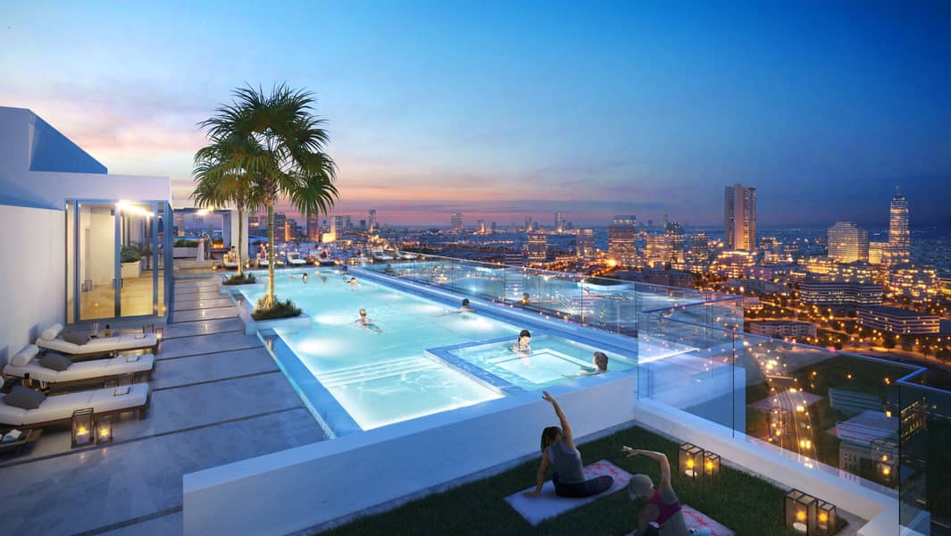 8 Roof Top Infinity Pool. jpg