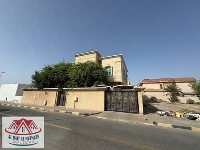Two-storey villa, eight rooms, two kitchens, central air conditioning in Al-Hazana
