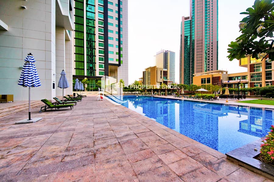 10 abu-dhabi-al-reem-island-marina-square-community-swimming-pool-1. JPG