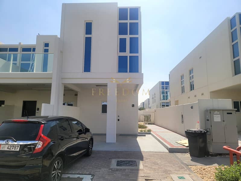 Corner Unit | Fully Furnished | Vacant Corner Unit | Fully Furnished | Vacant