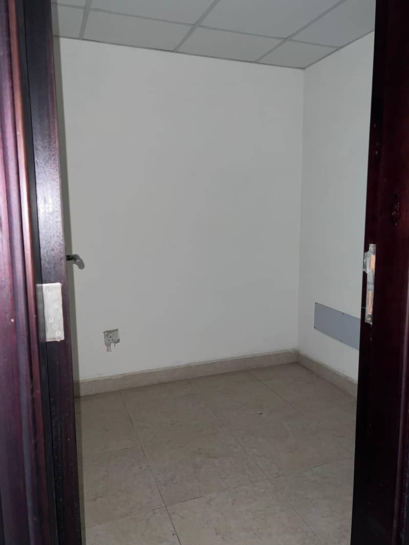 10 c9f6c271-a1e9-4441-adda-85209ddbebfb. jpg