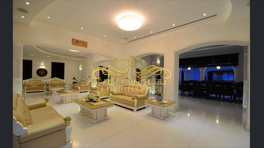 8 6 BDR | Immaculate Condition | Motivated Seller | Huge Plot