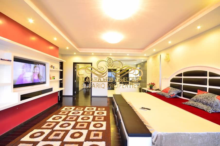 9 6 BDR | Immaculate Condition | Motivated Seller | Huge Plot
