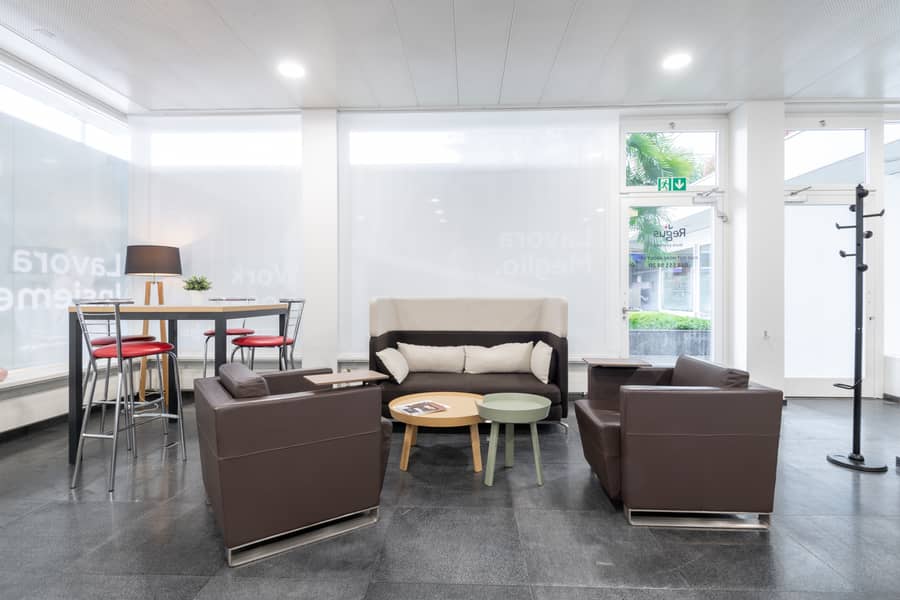 6 Regus Lugano Paradiso 5834 Lugano Switzerland Business Lounge. jpg