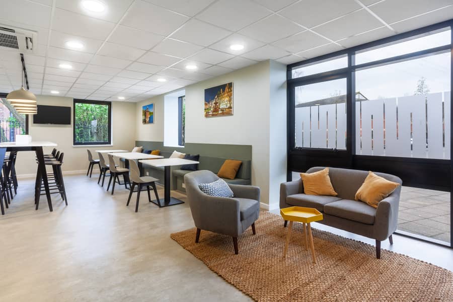 8 Regus Meridian Business Park 5833 Leicester UK Business Lounge. jpg