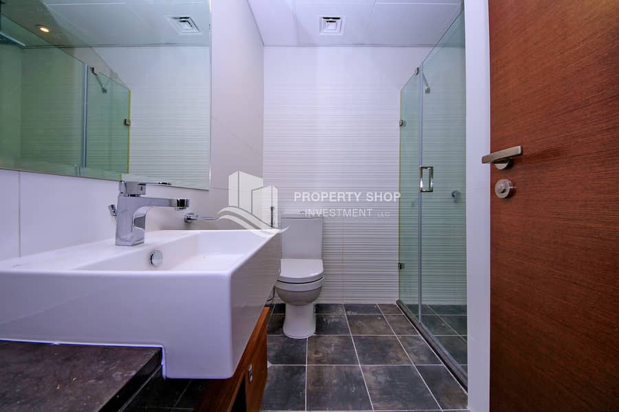 14 3-bedroom-abu-dhabi-al-reem-island-shams-abu-dhabi-gate-tower-2-bathroom. JPG