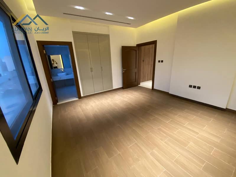 31 3cee40fc-5baa-4ce6-a913-bb7ab4dc067b. jpg