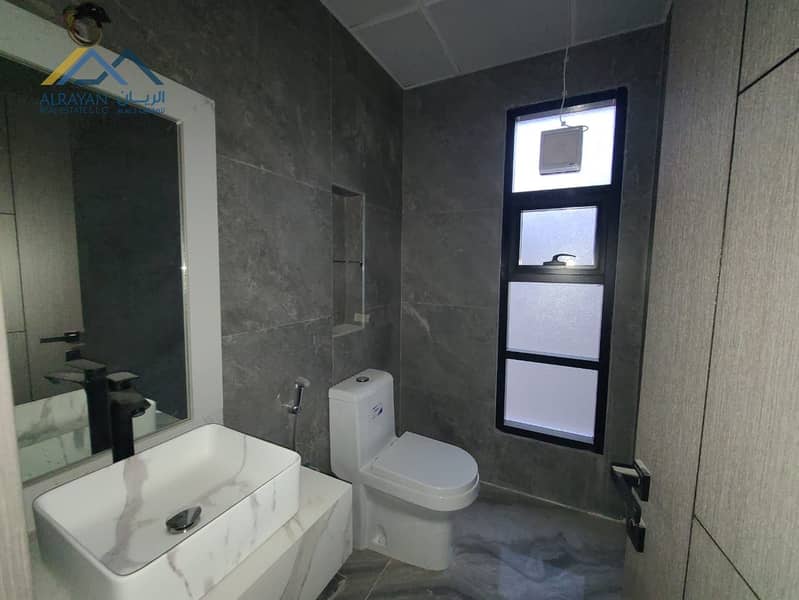 10 0a4d972e-0f38-45a6-aed4-ff225818e125. jpg