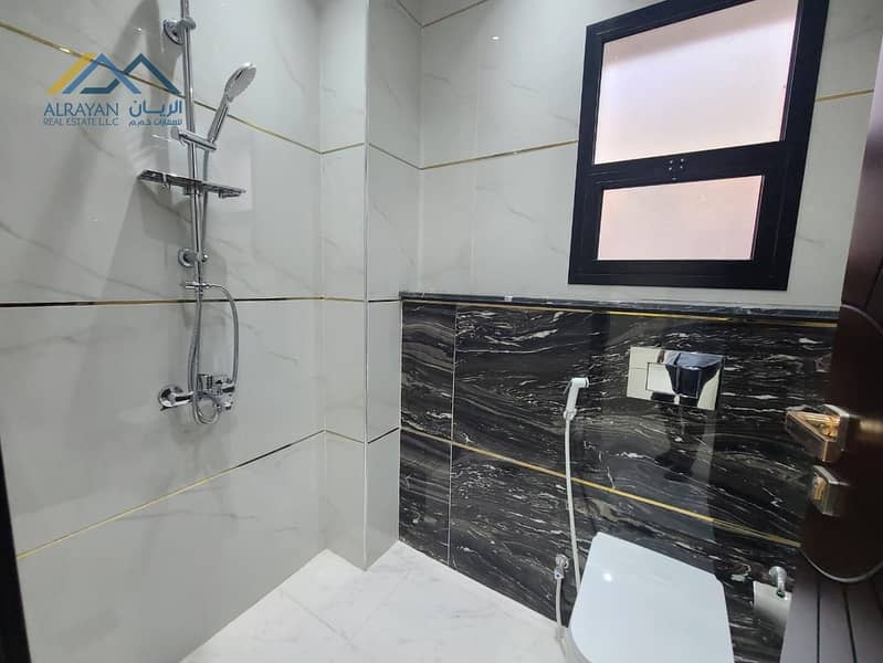 18 f5aaf882-9003-4d3f-ab75-16ef3c1d0794. jpg