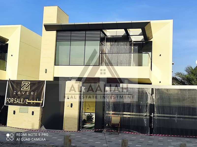 Freehold, without annual fees On Sheikh Mohammed Bin Zayed Road, personal finishing, at a negotiable price directly.