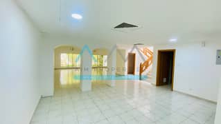 فیلا في البدع 4 غرف 230000 درهم - 9571109