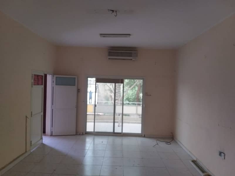 4 bhk D/S villa with majlis, hall, master room, split A/C, balcony, 3 baths on main road