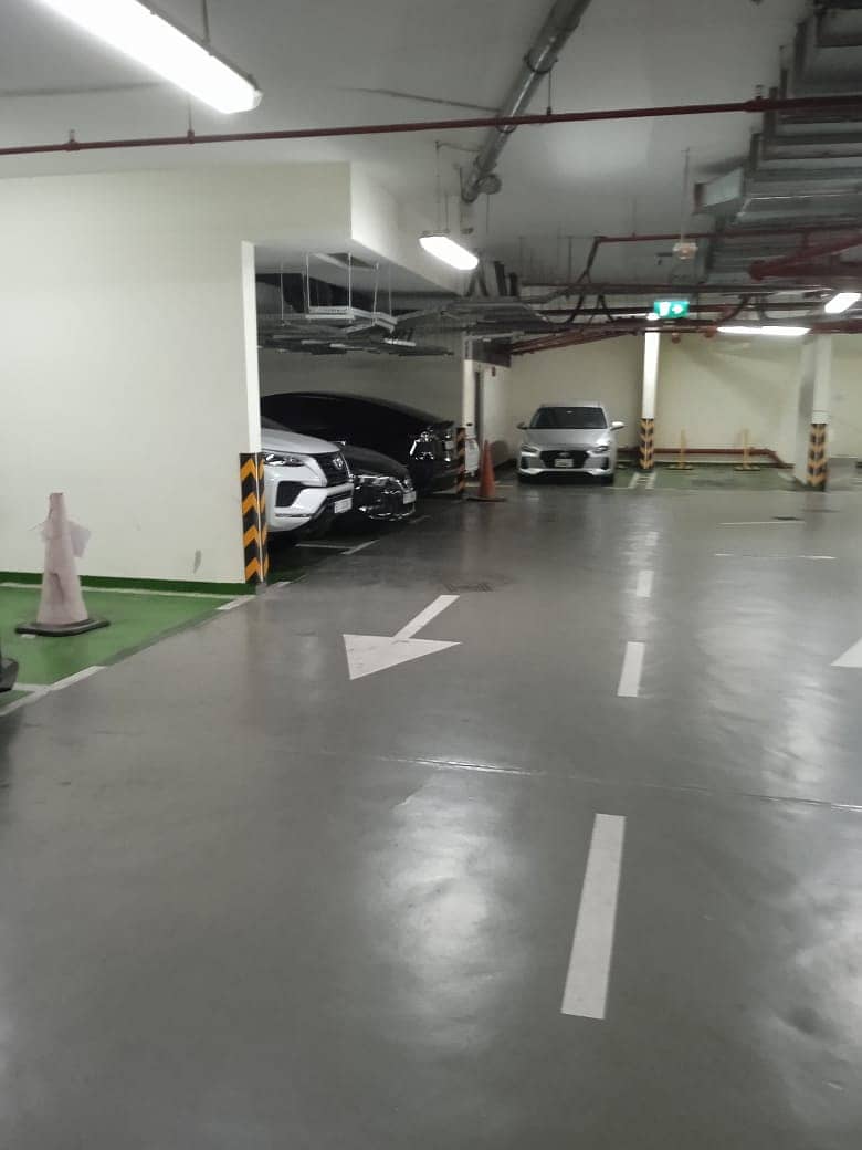 10 Parking 2. jpeg