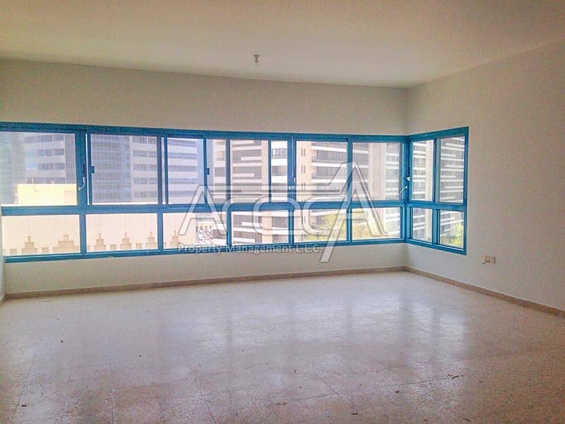 3 Bed Apt with Big Living Room in Khalifa Street Area