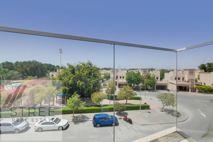 6 10_Balcony 2-0. jpg
