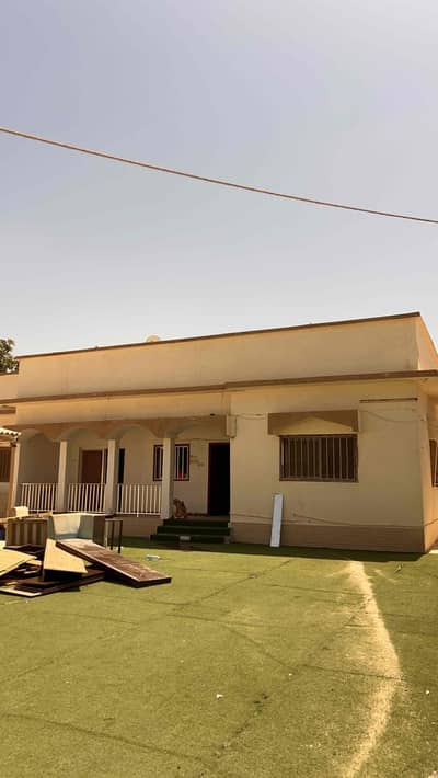 6 Bedroom Villa for Rent in Al Sabkha, Sharjah - YC9dzoDZV7e6irLWa4yF7HvG7ZznQD7AuTWHr3LD