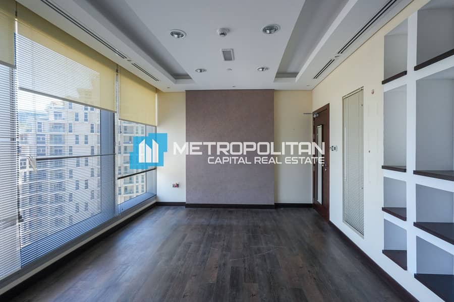 Vibrant Business Hub|Meticulously Designed Office