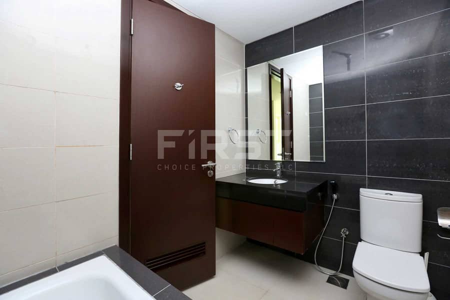 8 Internal Photo of Studio Apartment in Al Maha Tower Marina Square Al Reem Island Abu Dhabi UAE (8). jpg