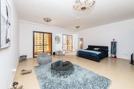 Vacant | Large Studio | Perfect Location