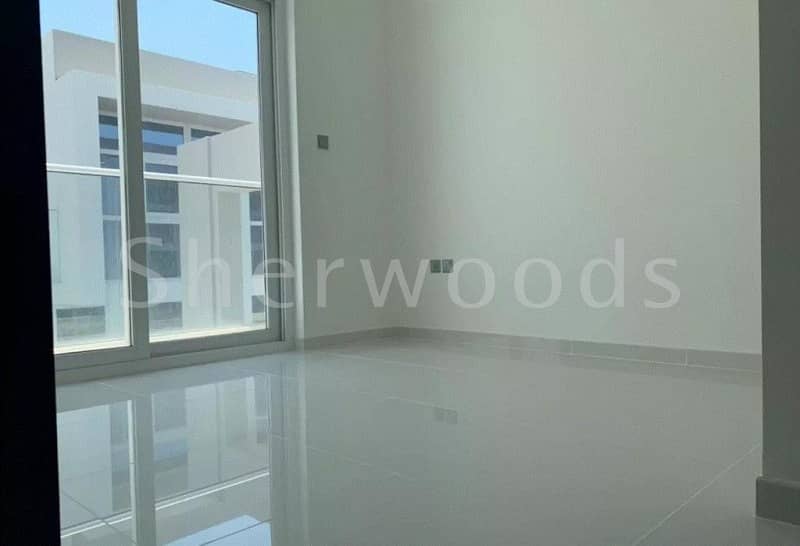 12 3 bedroom townhouse in Basswood Akoya Oxygen Community