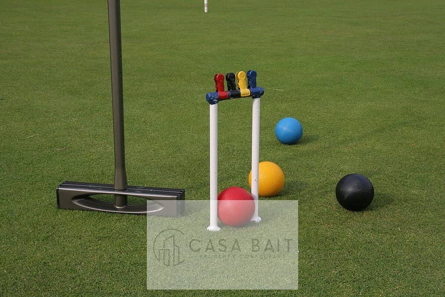 12 Modern_croquet_equipment. jpg