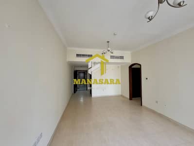 NEAR METRO | WELL MAINTAINED | POOL & GYM | FAMILY BUILDING | VACANT
