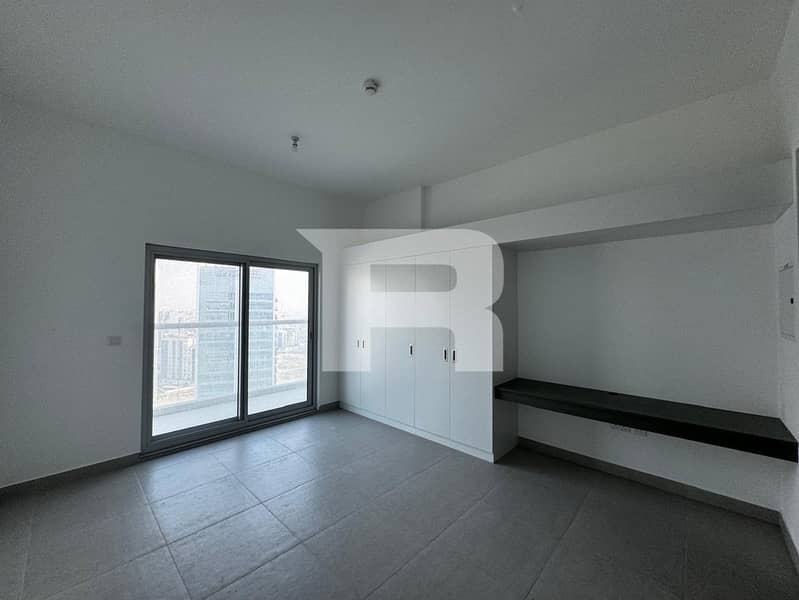 Modern and Spacious Studio | Great Amenities