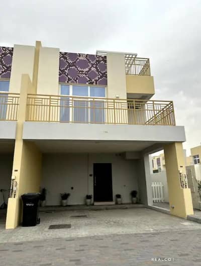 3 Bedroom Villa for Rent in DAMAC Hills 2 (Akoya by DAMAC), Dubai - L shape garden 3 bedroom open kitchen toproof extra storage separate laundry