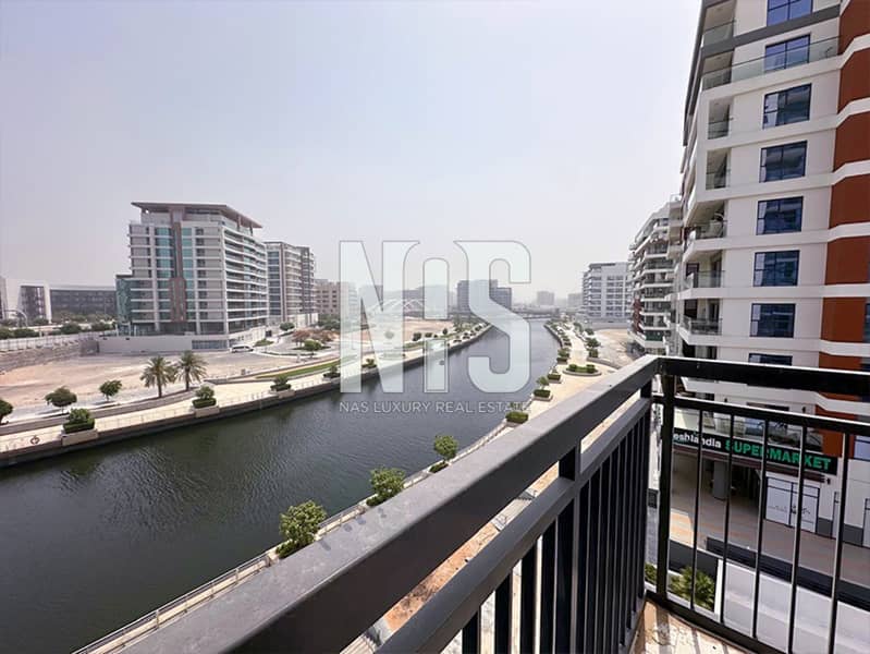 Spacious 2 BR Apartment with Amazing Canal view!