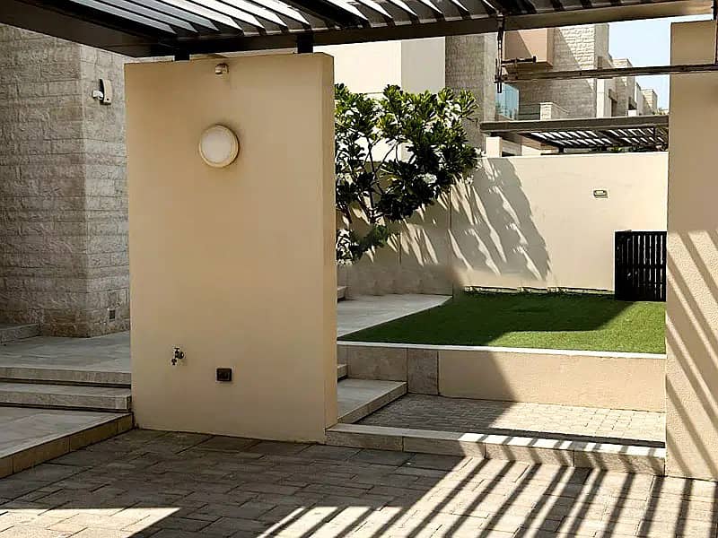 4 677. jpg