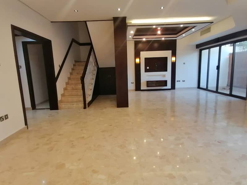 Ample size Villa / 2 Parking / Big Back Yard & Balcony / All Amenities/ Type: Townhouse Ample size Villa / 2 Parking / Big Back Yard & Balcony / All Amenities/ Type: Townhouse