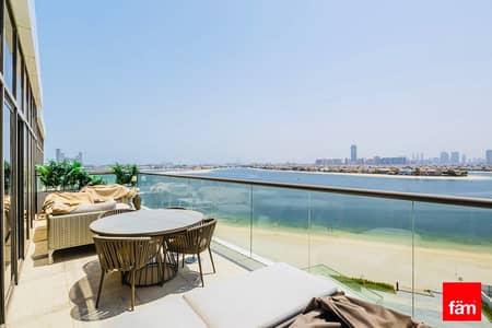 2 Bedroom Flat for Sale in Palm Jumeirah, Dubai - Luxury upgraded 2BR| Stunning Sea View | Vacant