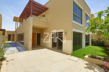 Corner 5BR+Pool Villa | Great Location | Well Maintained
