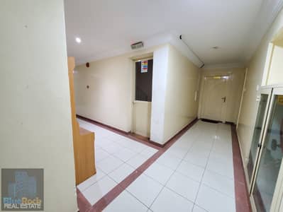 Prime location 2bhk central ac near to park