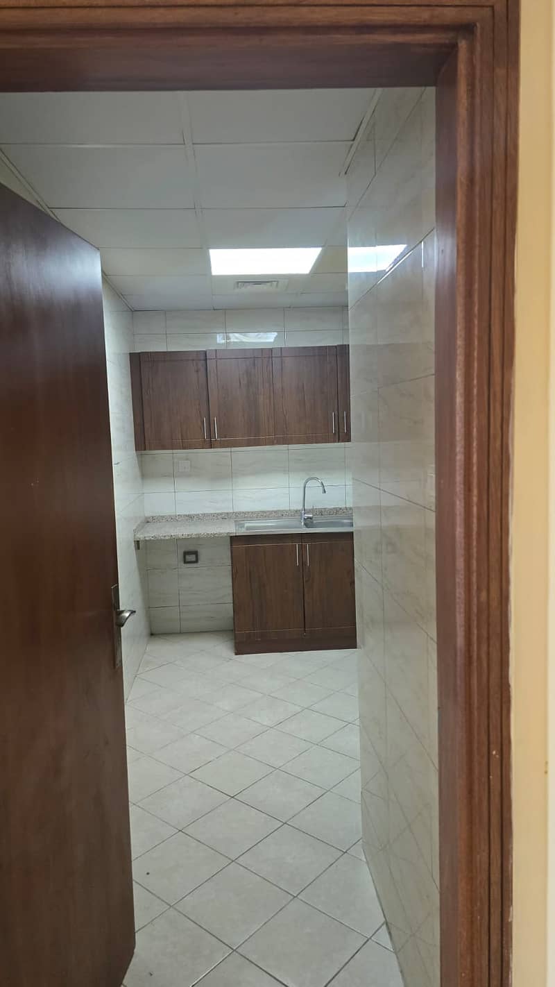 8 2bed_kitchenclosed. jpg