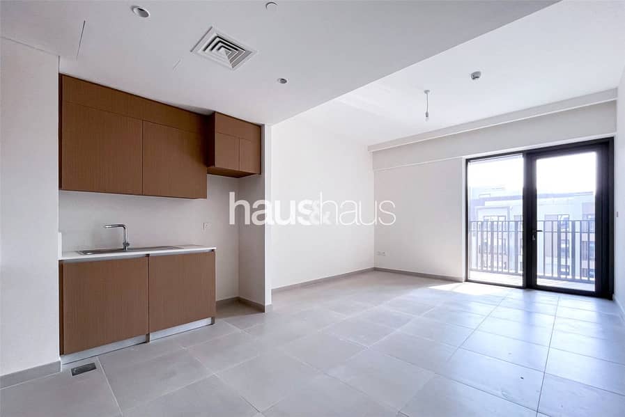 Community View Unfurnished White Goods Include