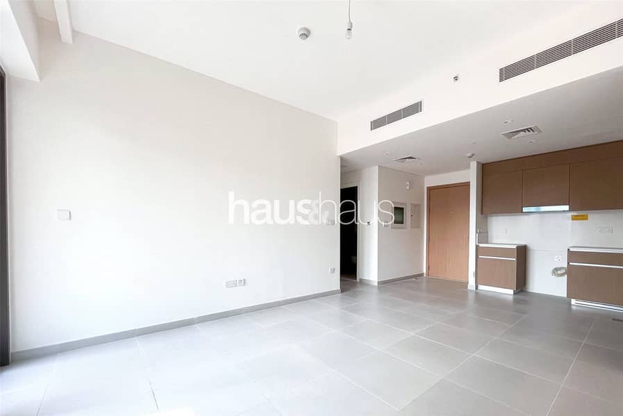 Community View Unfurnished White Goods Include