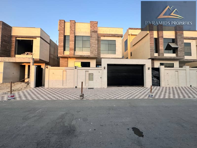 A villa with air conditioning, 5 master bedrooms, a living room, a